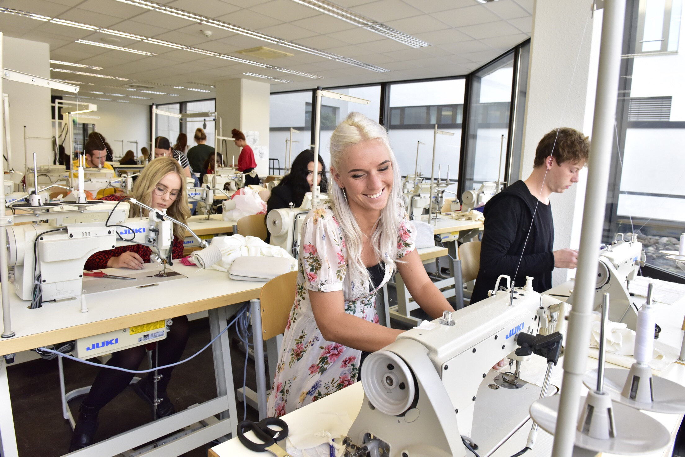 Two in One: Fashion Design and diploma in the custom tailoring trade specialising in womenswear